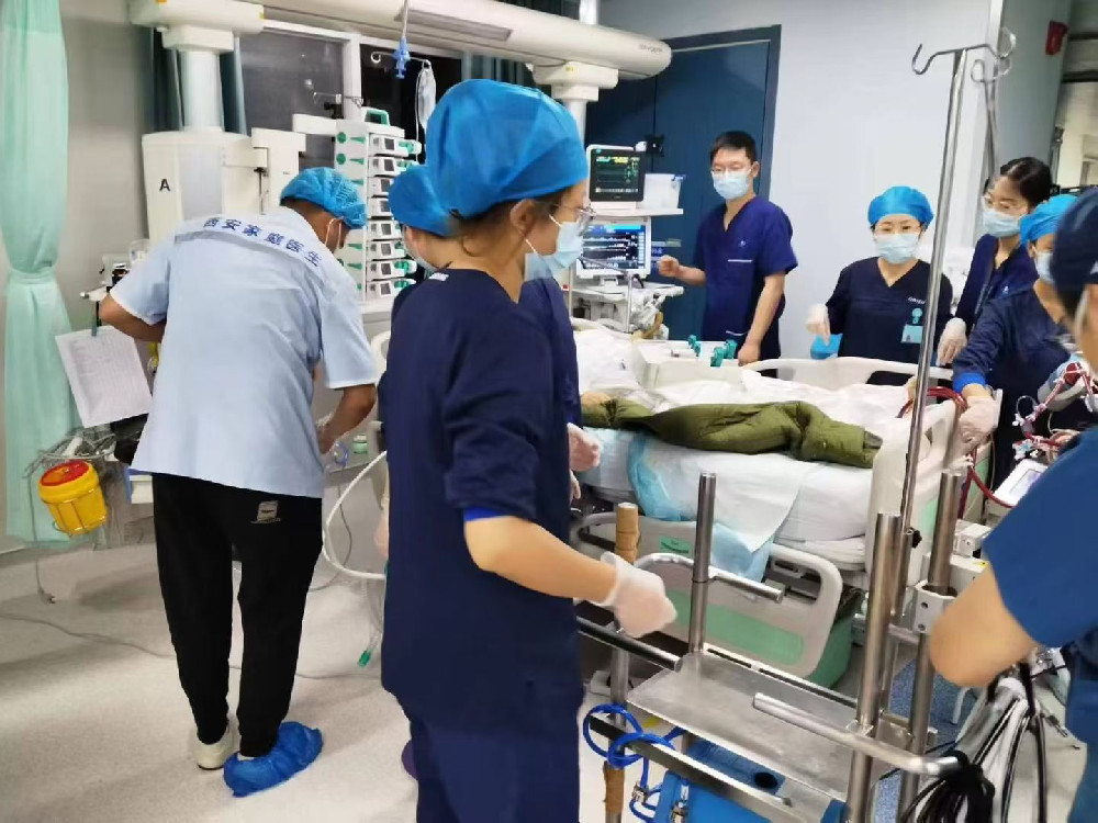 新生儿专科转运